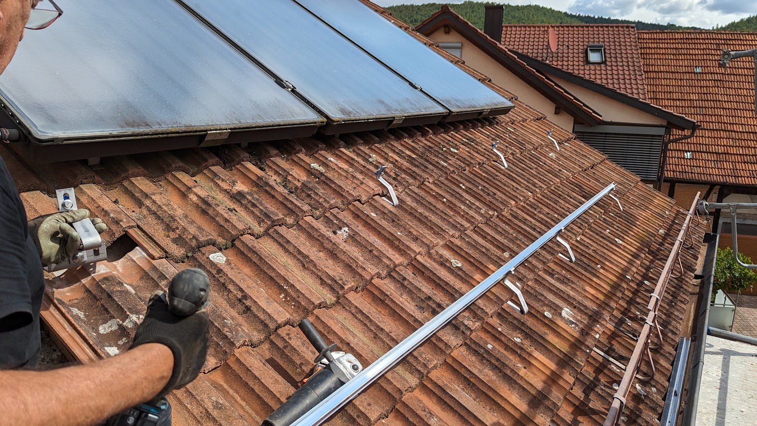 Crying on Open Waters - A Piece of HW for AhoyDTU and Reading the Hoymiles Inverters